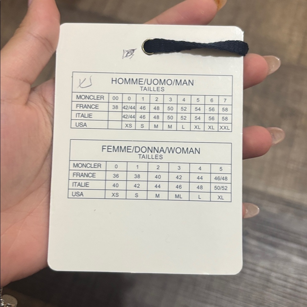 Moncler Shiny Black unisex Puffer Jacket - Picture 9 of 12